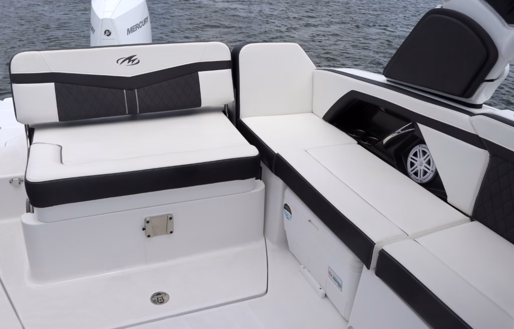 MONTEREY 255 SUPER SPORT – POWER, PRESTIGE & PURE PERFORMANCE full