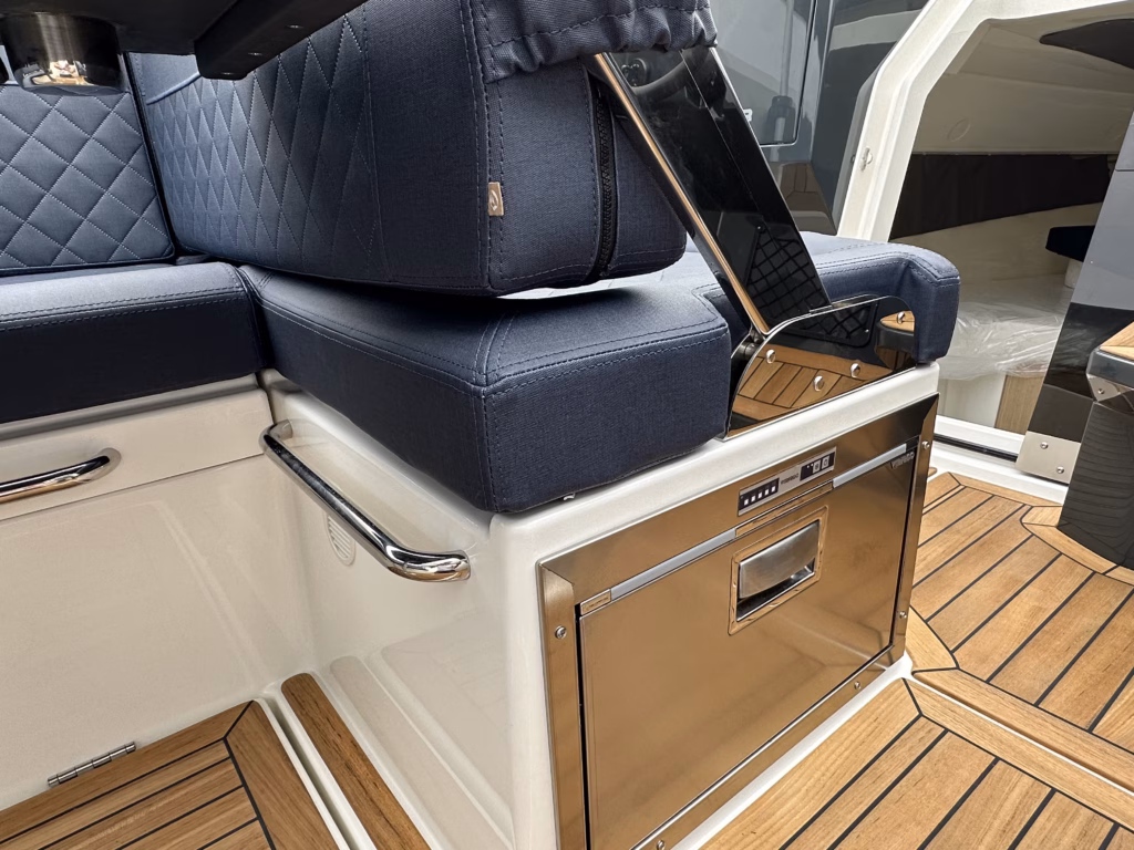 PARKER 720 ADVENTURE – STYLISH SPORTS CRUISER full