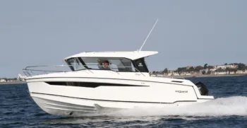 Nice looking boat about to turn on the open water