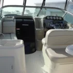 LARSON CABRIO 290 – MID CABIN SPORTS CRUISER full