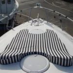 LARSON CABRIO 290 – MID CABIN SPORTS CRUISER full