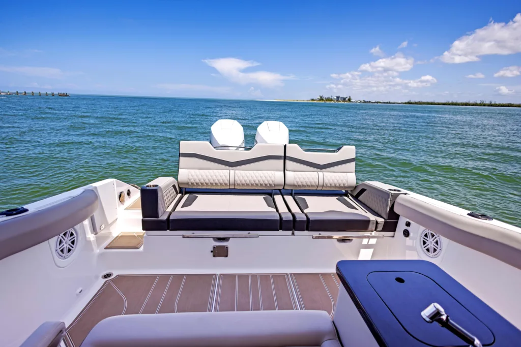 MONTEREY ELITE 30 – TWIN OUTBOARD, UNMATCHED LUXURY & PERFOMANCE BOWRIDER full