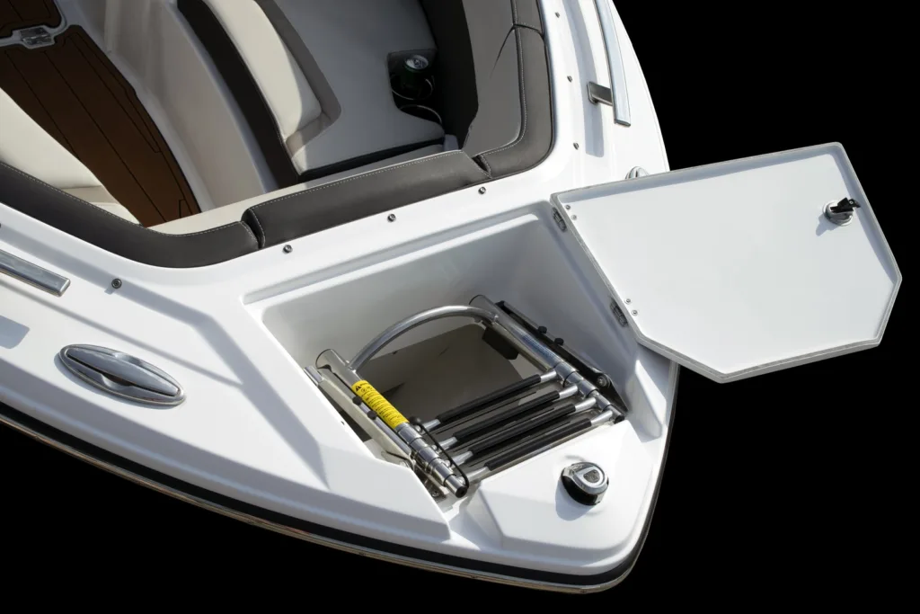 MONTEREY 235 SUPER SPORT – THE ULTMATE BOWRIDER EXPERIENCE full