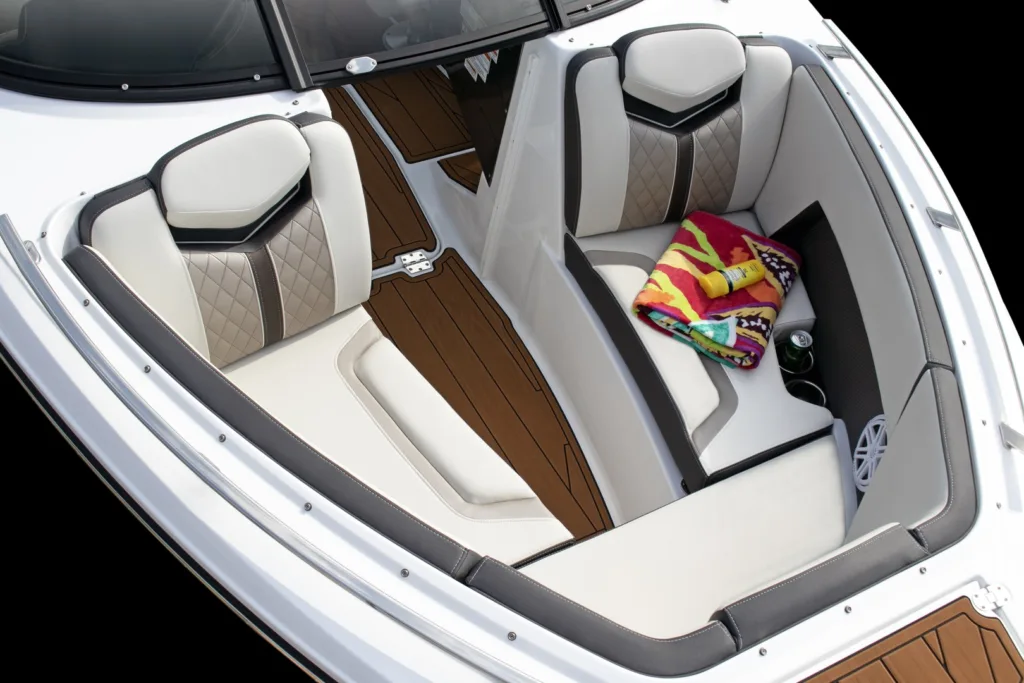 MONTEREY 235 SUPER SPORT – THE ULTMATE BOWRIDER EXPERIENCE full