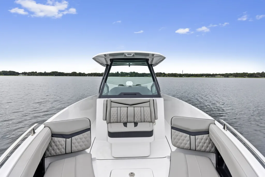 MONTEREY ELITE 27 – LUXURY BOWRIDER, READY FOR ADVENTURE! full