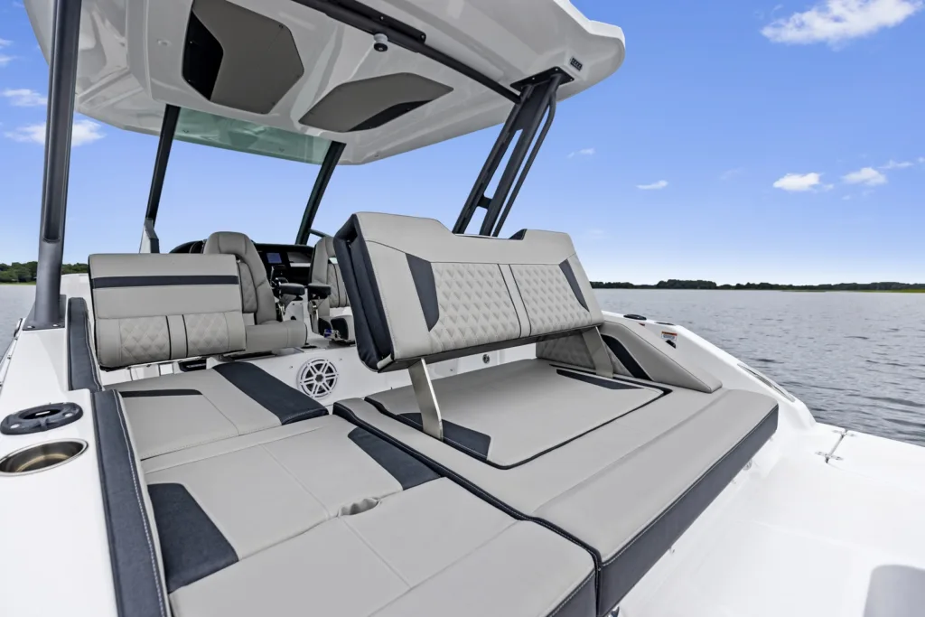 MONTEREY ELITE 27 – LUXURY BOWRIDER, READY FOR ADVENTURE! full