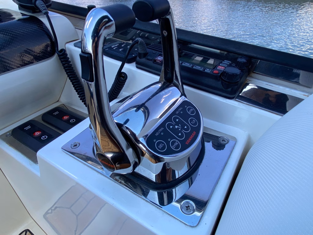 HUNTON RS43 – HIGH PERFORMANCE SPORTS CRUISER full