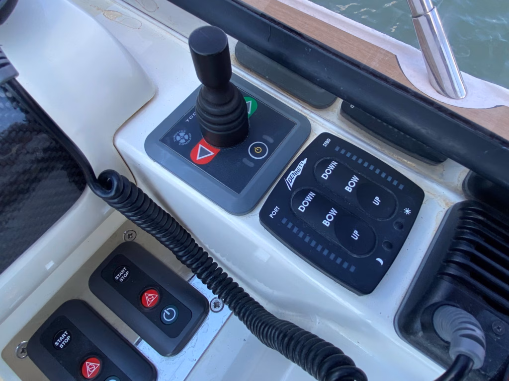 HUNTON RS43 – HIGH PERFORMANCE SPORTS CRUISER full