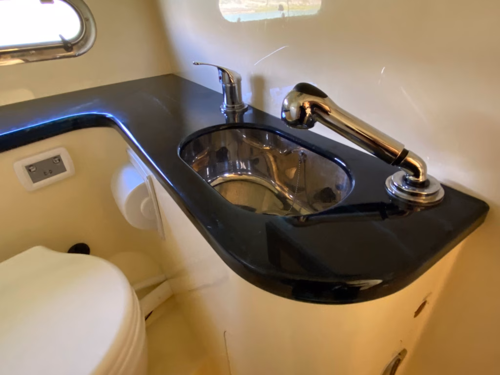 HUNTON RS43 – HIGH PERFORMANCE SPORTS CRUISER full
