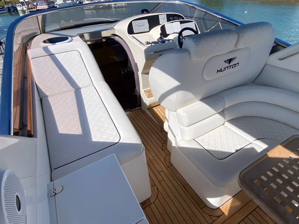 HUNTON RS43 – HIGH PERFORMANCE SPORTS CRUISER full