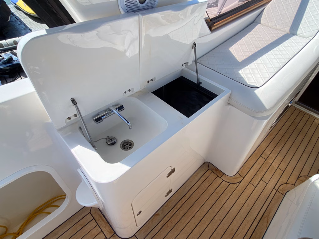 HUNTON RS43 – HIGH PERFORMANCE SPORTS CRUISER full