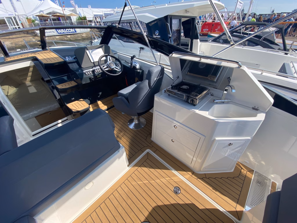 PARKER 800 CRUISER – IN STOCK NOW, NO LEAD TIME UK full