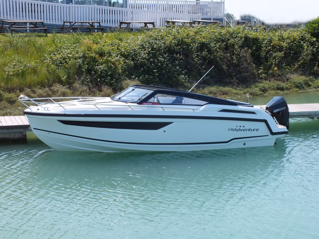 PARKER 720 ADVENTURE – PREMIUM FAMILY DAY CRUISER & WEEKEND ADVENTURE BOAT full