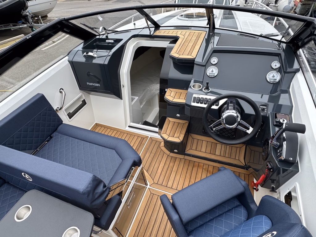 PARKER 720 ADVENTURE – PREMIUM FAMILY DAY CRUISER & WEEKEND ADVENTURE BOAT full
