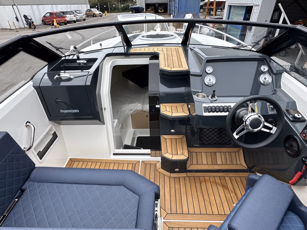 PARKER 720 ADVENTURE – PREMIUM FAMILY DAY CRUISER & WEEKEND ADVENTURE BOAT full