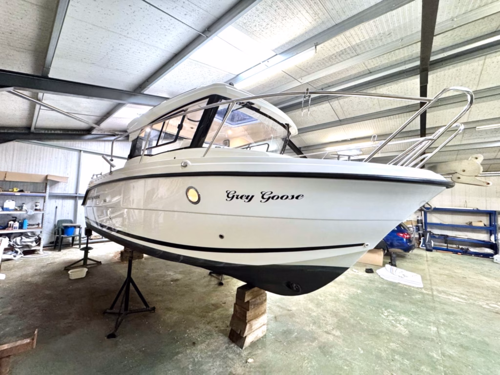 PARKER 660 WEEKEND – CABIN, FISHING & FAMILY LEISURE full