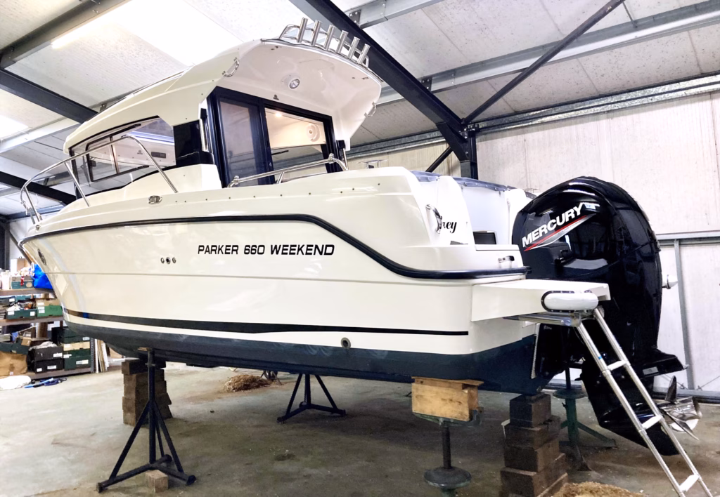 PARKER 660 WEEKEND – CABIN, FISHING & FAMILY LEISURE full