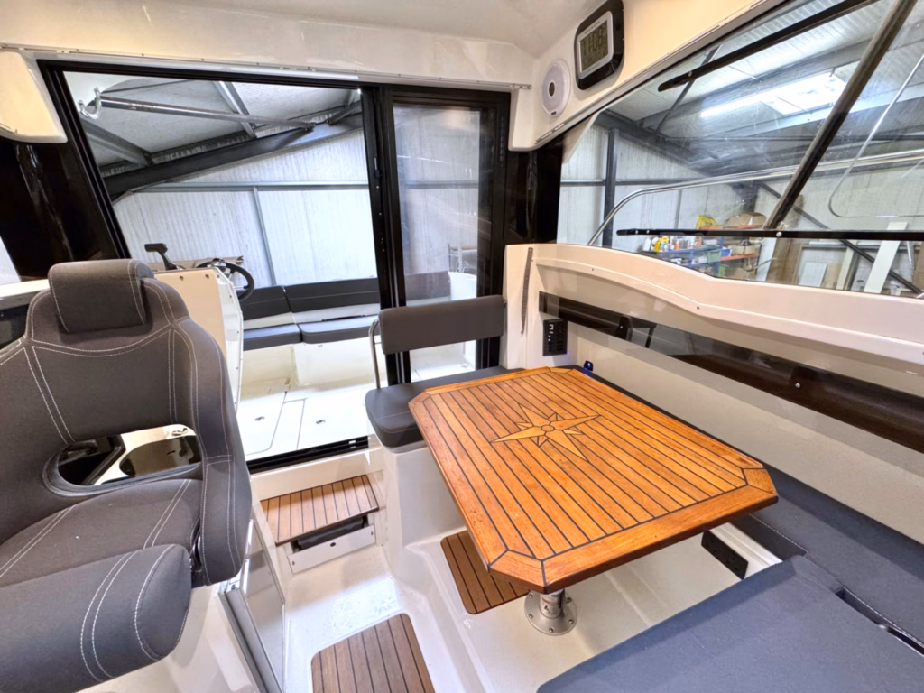 PARKER 660 WEEKEND – CABIN, FISHING & FAMILY LEISURE full