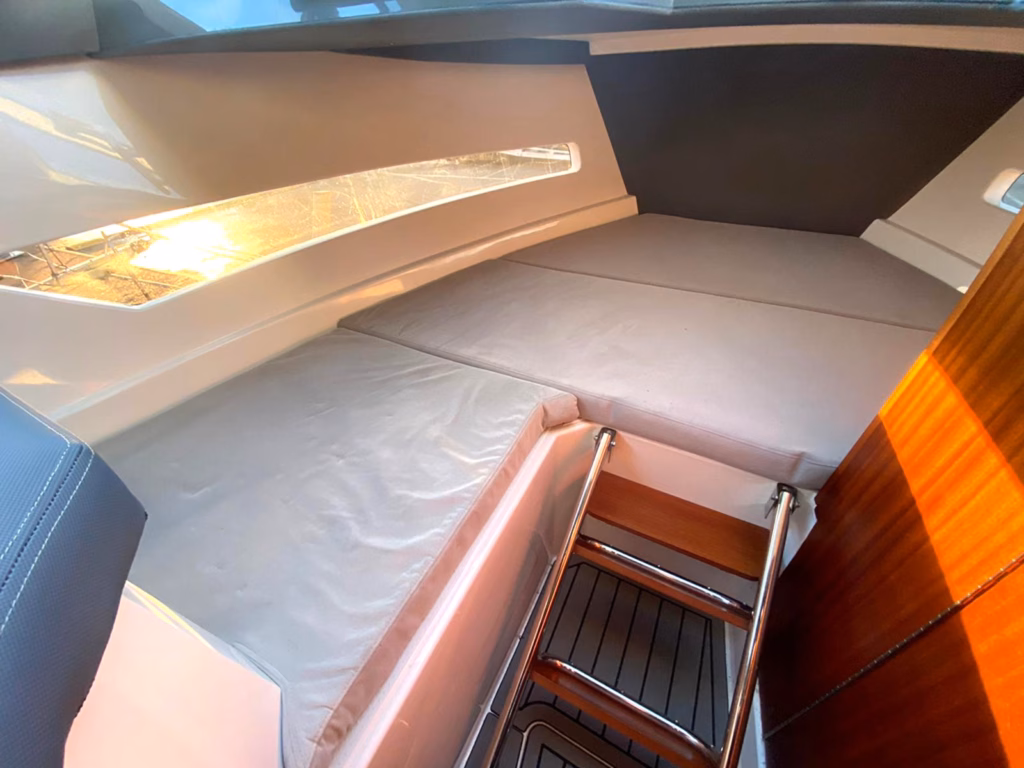 ALONSEA 720 GT FOR SALE UK – 7M SPORTS CRUISER CABIN FAMILY BOAT full