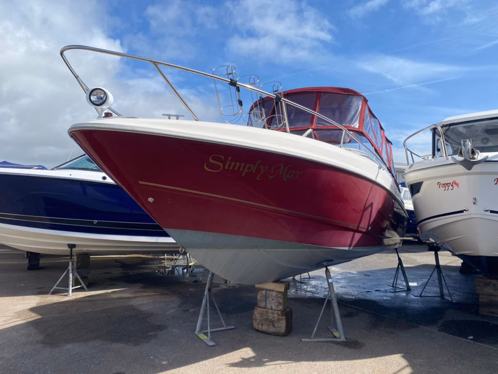 MAXUM 2300SC – AN IDEAL CABIN CRUISER full