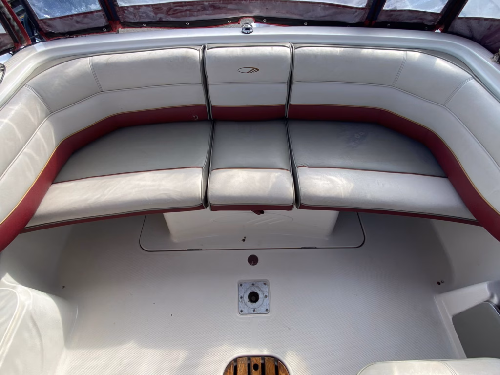 MAXUM 2300SC – AN IDEAL CABIN CRUISER full