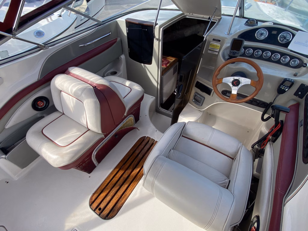MAXUM 2300SC – AN IDEAL CABIN CRUISER full