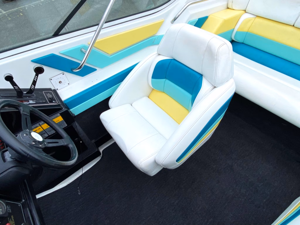 FORMULA 242 LS – EXCEPTIONAL PERFORMANCE, STYLE & BUILD QUALITY full