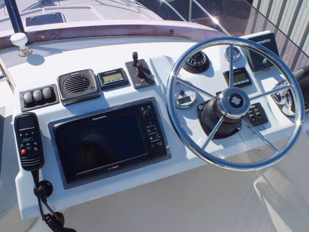BENETEAU SWIFT TRAWLER 30 – STUNNING FLYBRIDGE CRUISER FOR SALE full