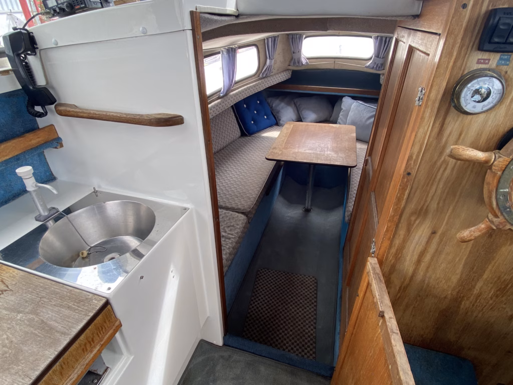 HARDY 20 PILOT | CLASSIC 20FT MOTOR CRUISER | FISHING & LEISURE BOAT full