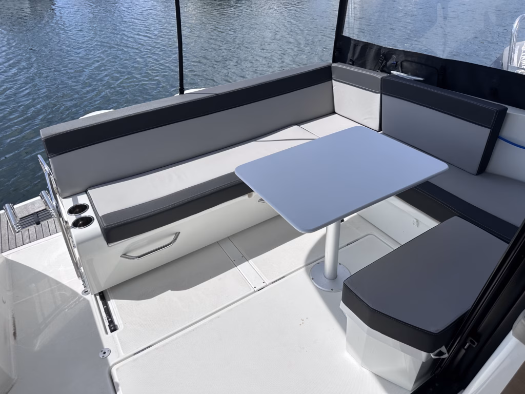 JEANNEAU MERRY FISHER 895 OFFSHORE – PREMIUM FAMILY CRUISER FOR SALE UK full