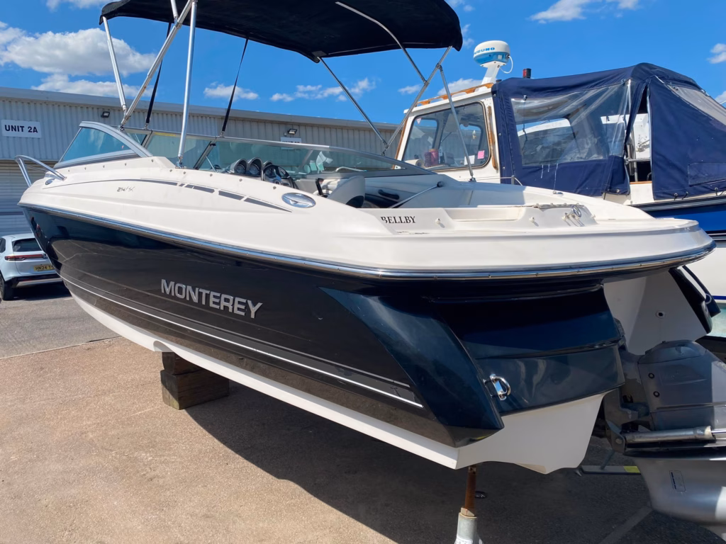 MONTEREY 214 FSC – CUDDY CABIN SPORTS BOAT full