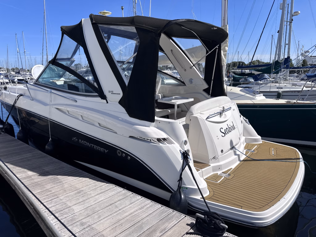 MONTEREY 315 SPORT CRUISER TWIN DIESEL – SPORT, SPACIOUS & READY TO GO full