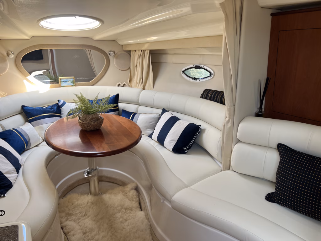 MONTEREY 315 SPORT CRUISER TWIN DIESEL – SPORT, SPACIOUS & READY TO GO full