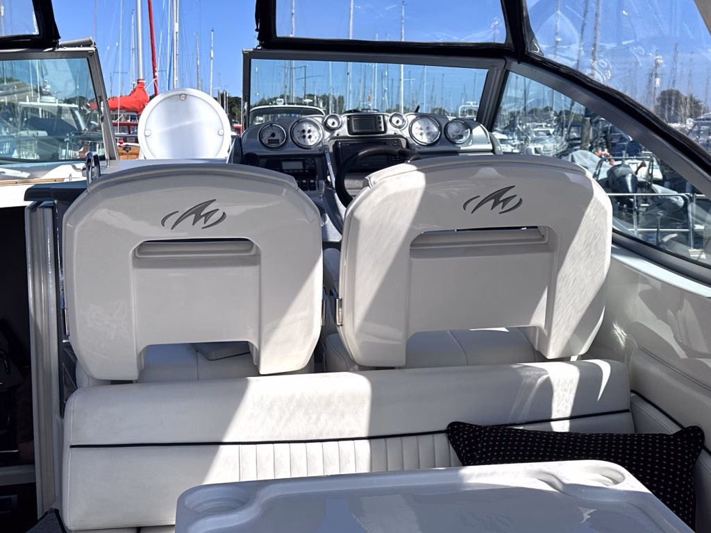 MONTEREY 315 SPORT CRUISER TWIN DIESEL – SPORT, SPACIOUS & READY TO GO full