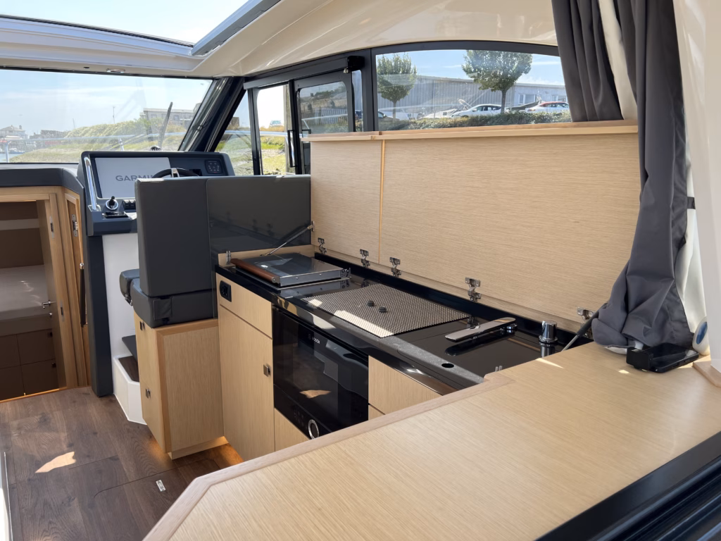 PARKER MONACO 110 – LUXURY, ADVENTURE & ENTERTAINING ON THE WATER full
