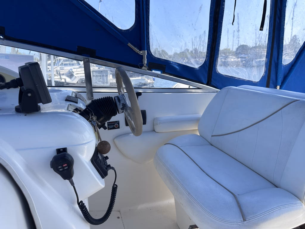 LARSON 254 CABRIO – FANTASTIC SPORTS CRUISER FOR SALE full