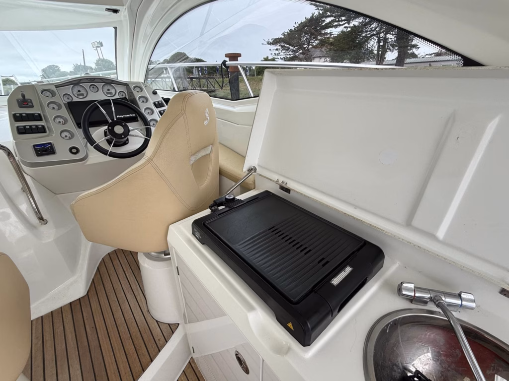 BENETEAU MONTE CARLO 37 HT | LUXURY HARD TOP CRUISER full