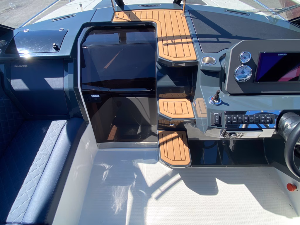PARKER 800 CRUISER – IN STOCK NOW, NO LEAD TIME UK full