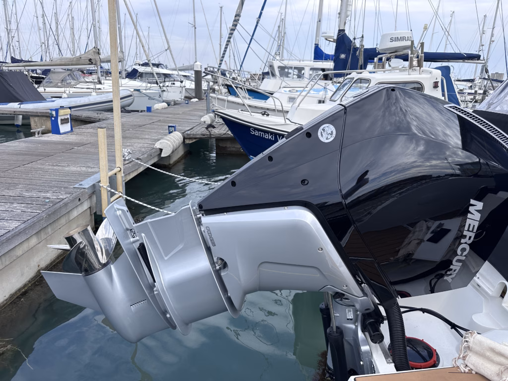 PARKER 800 CRUISER EX DEMO | PERFORMANCE MEETS WEEKEND COMFORT full