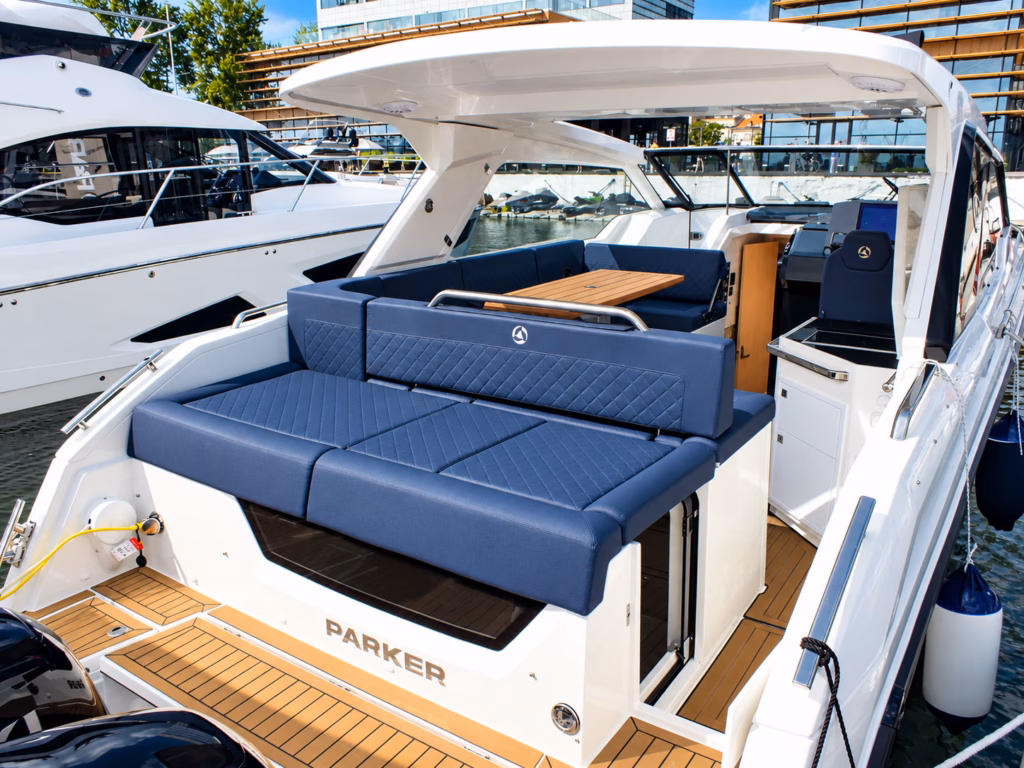 PARKER SORRENTO 100 – LUXURY SPORTS CRUISER full