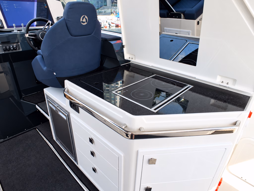 PARKER SORRENTO 100 – LUXURY SPORTS CRUISER full
