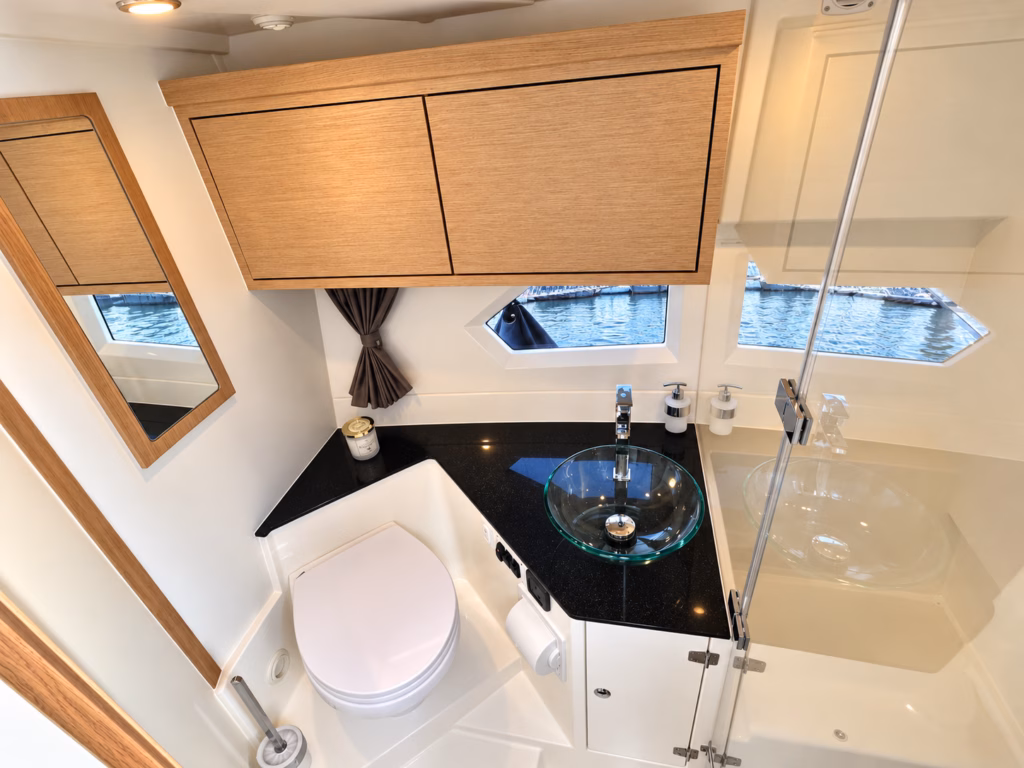 PARKER SORRENTO 100 – LUXURY SPORTS CRUISER full