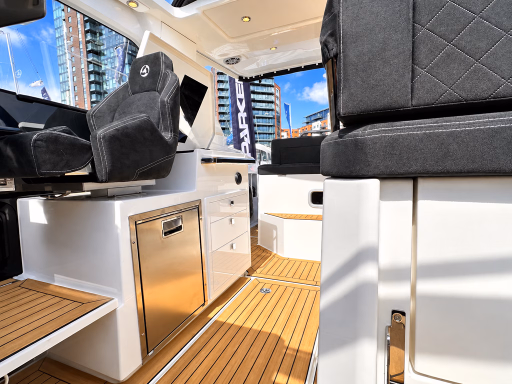 PARKER SORRENTO 100 – LUXURY SPORTS CRUISER full